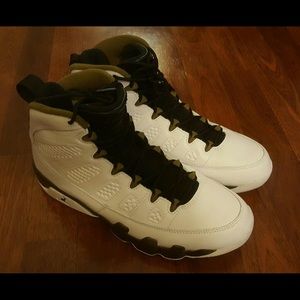 Jordan retro 9 white size 9.5